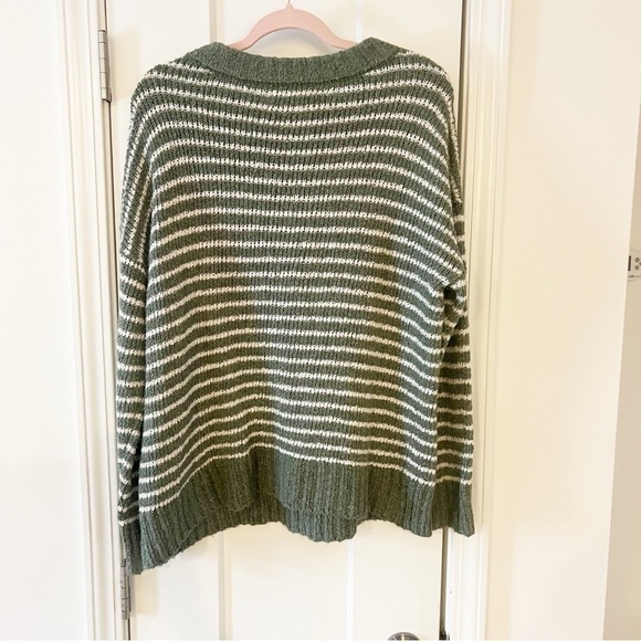 American Eagle Striped Jegging Fit Green Knit Sweater Medium - Picture 5 of 7